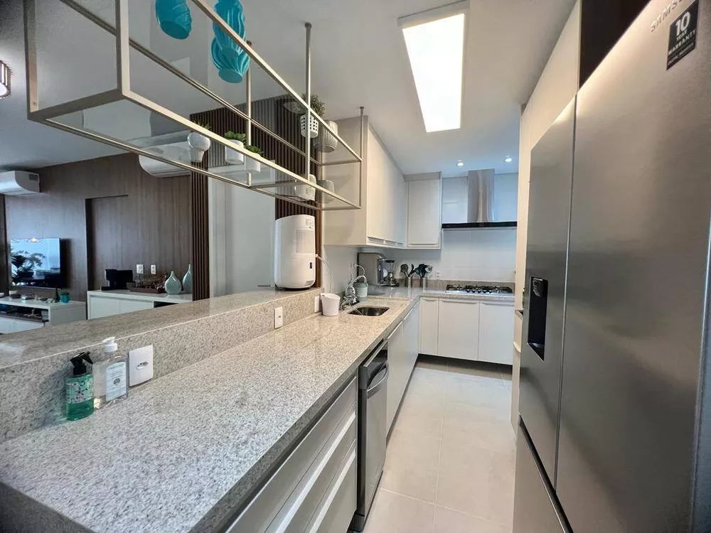 Apartamento à venda com 3 quartos, 139m² - Foto 2