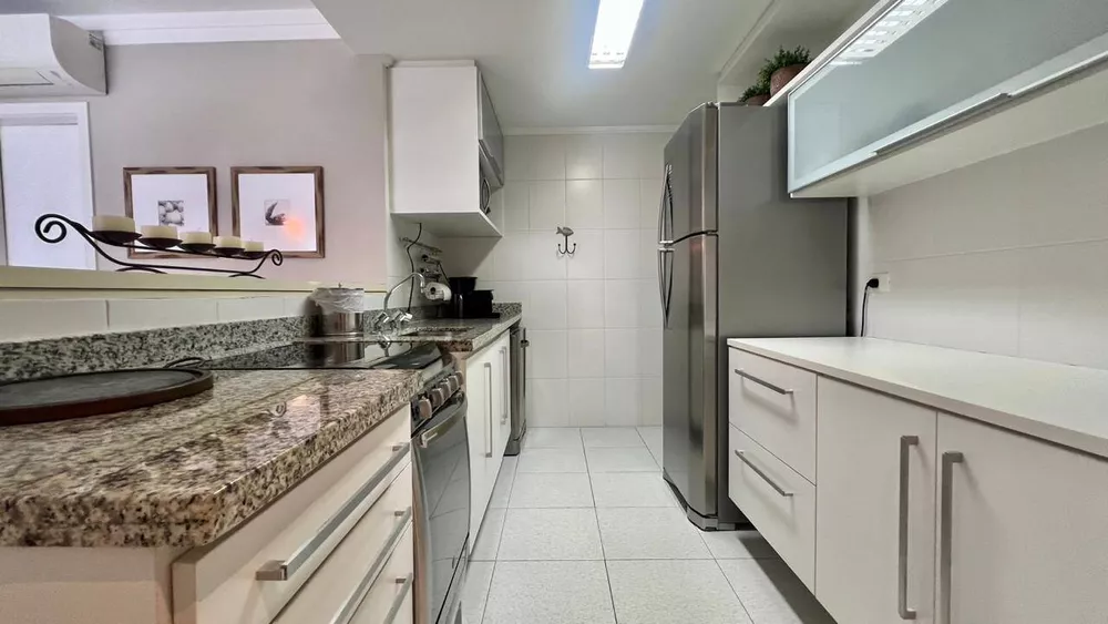 Apartamento à venda com 4 quartos, 134m² - Foto 2