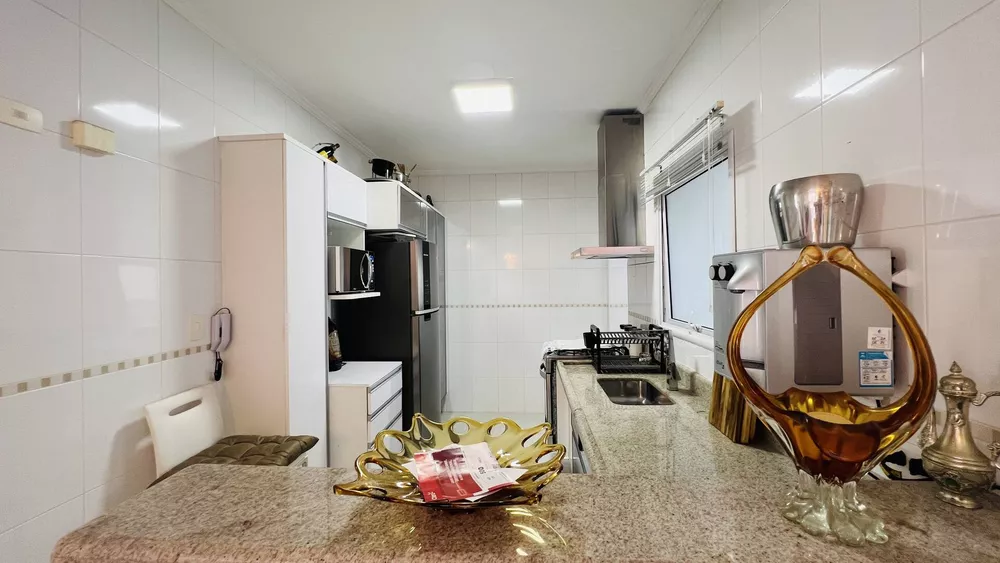 Apartamento à venda com 4 quartos, 160m² - Foto 2