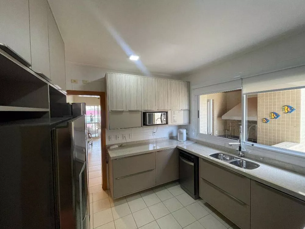 Apartamento à venda com 3 quartos, 193m² - Foto 4