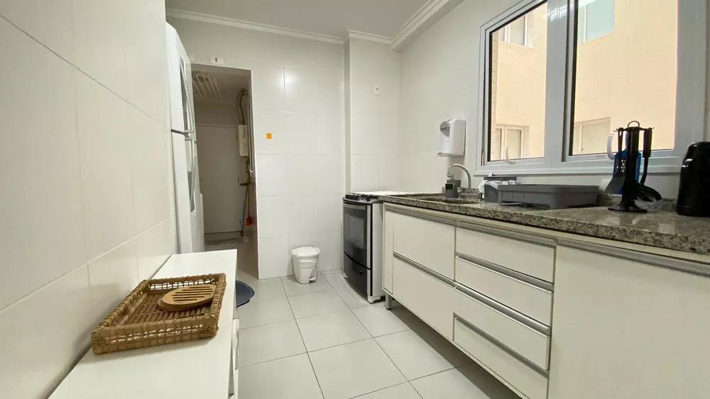 Apartamento à venda com 3 quartos, 105m² - Foto 2