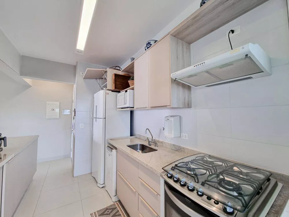 Apartamento à venda com 3 quartos, 136m² - Foto 2