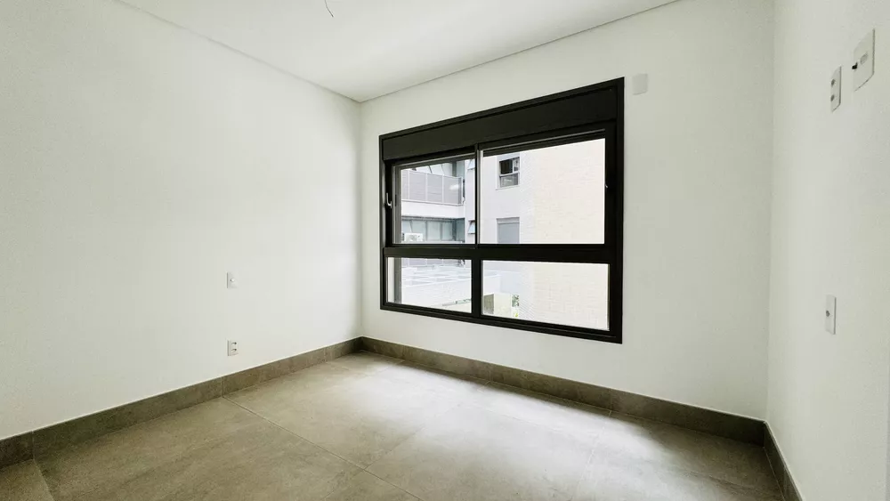 Apartamento à venda com 4 quartos, 163m² - Foto 10