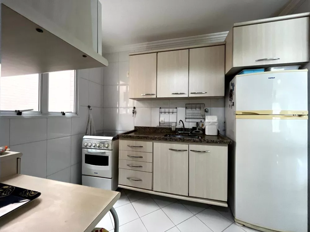 Apartamento à venda com 3 quartos, 85m² - Foto 2