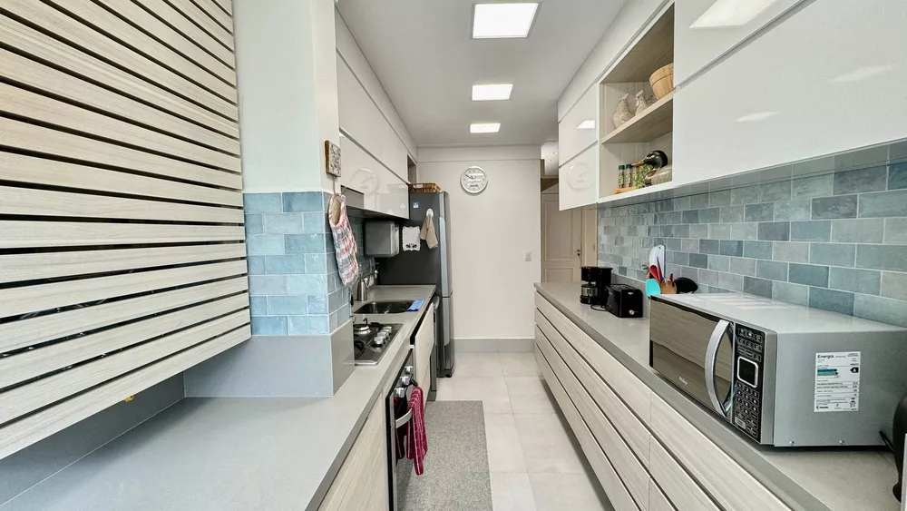 Apartamento à venda com 3 quartos, 98m² - Foto 2