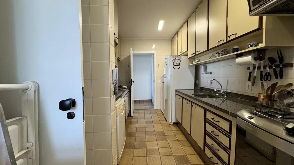 Apartamento à venda com 4 quartos, 149m² - Foto 3