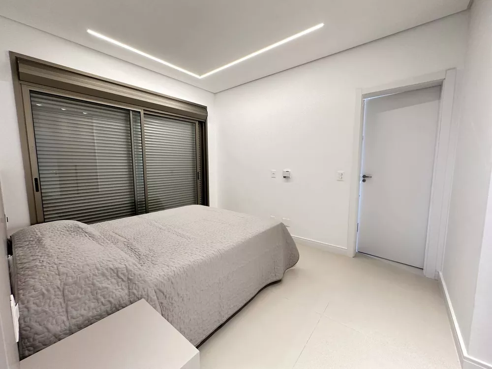 Casa à venda com 6 quartos, 429m² - Foto 5