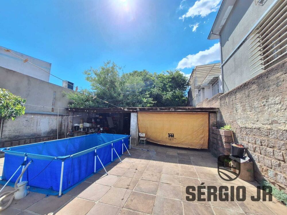 Terreno à venda com 3 quartos, 990m² - Foto 1