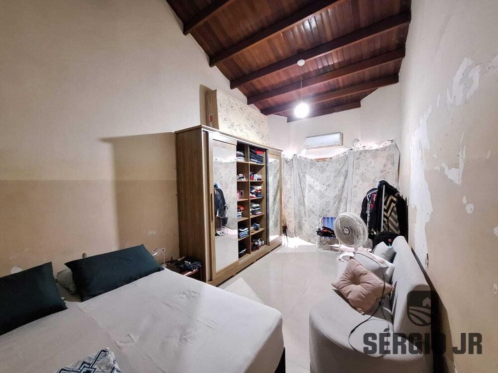Casa à venda com 5 quartos, 275m² - Foto 4