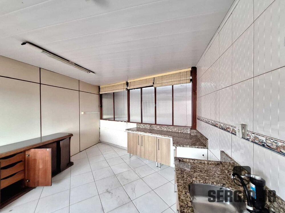 Casa à venda com 5 quartos, 275m² - Foto 13
