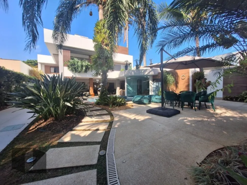 Casa, 5 quartos, 741 m² - Foto 1