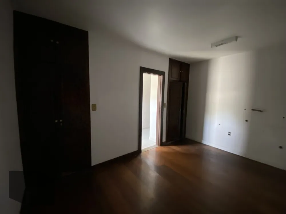 Casa, 5 quartos, 1083 m² - Foto 1