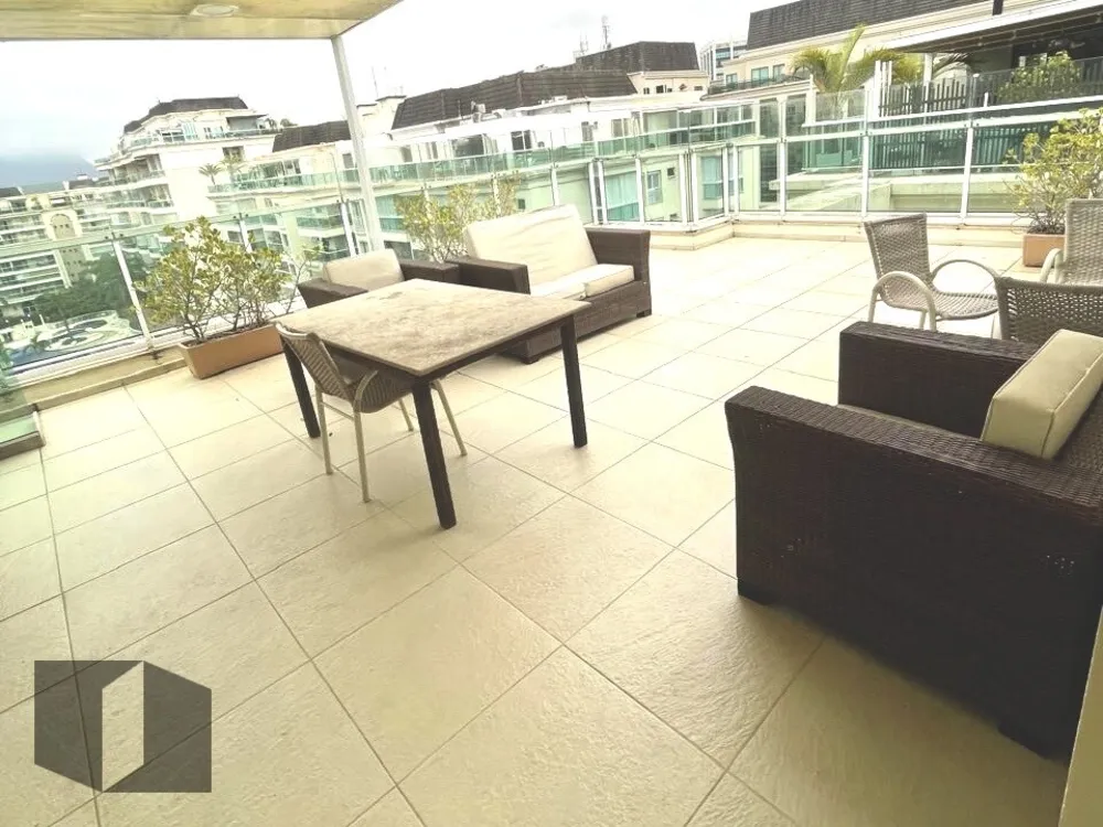 Cobertura, 3 quartos, 202 m² - Foto 2