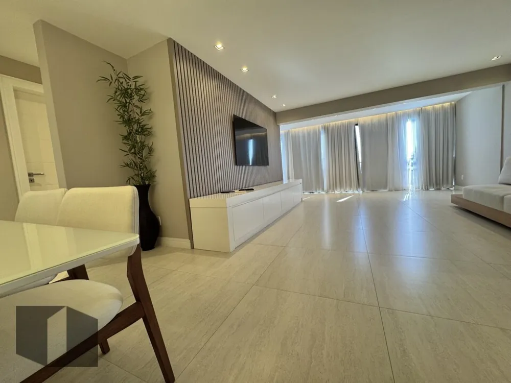 Cobertura, 3 quartos, 278 m² - Foto 2