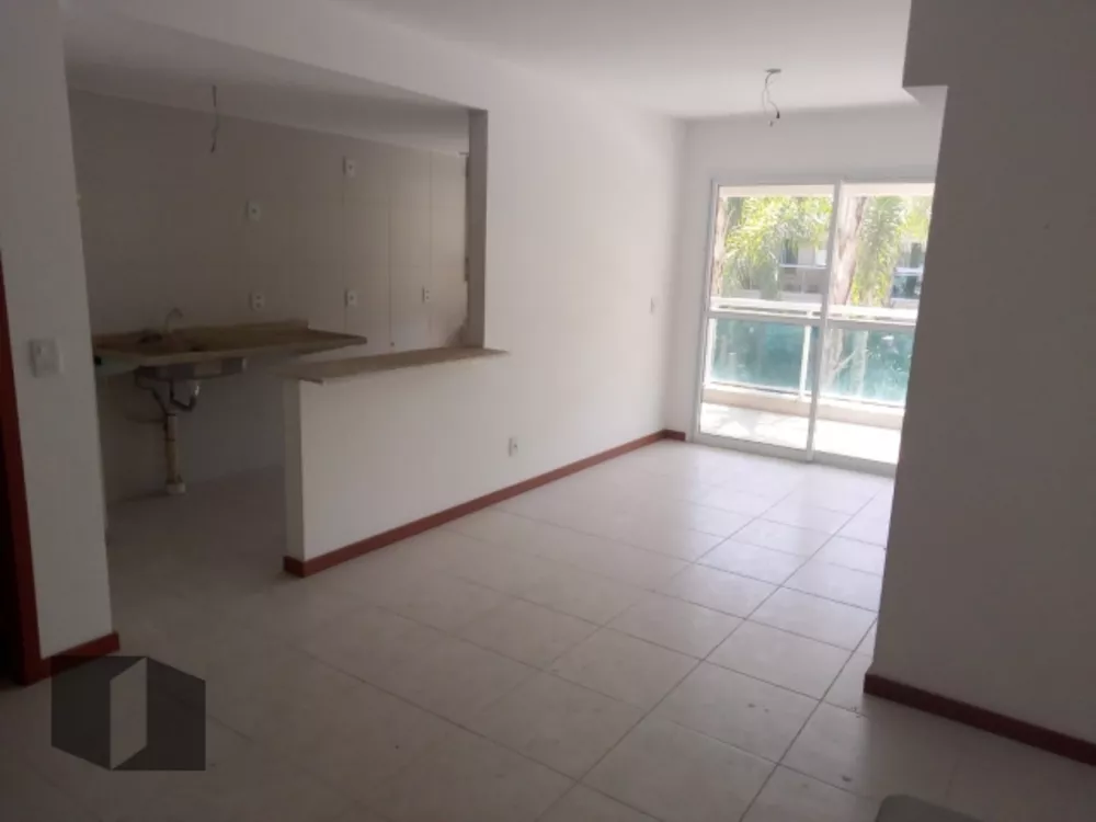 Apartamento à venda com 2 quartos, 75m² - Foto 3