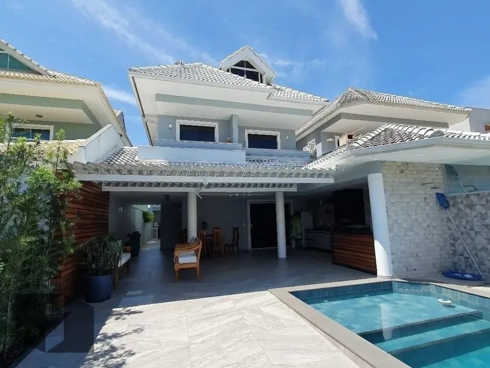 Casa, 4 quartos, 237 m² - Foto 1