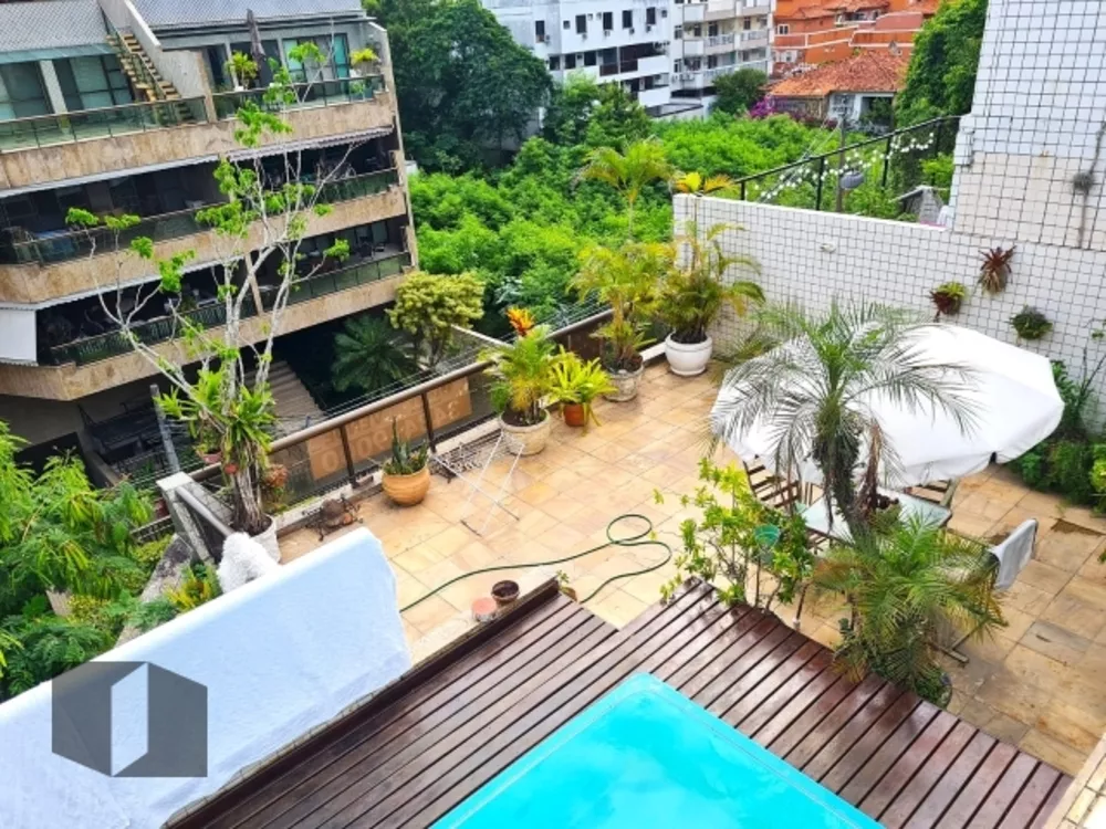 Cobertura, 3 quartos, 222 m² - Foto 2