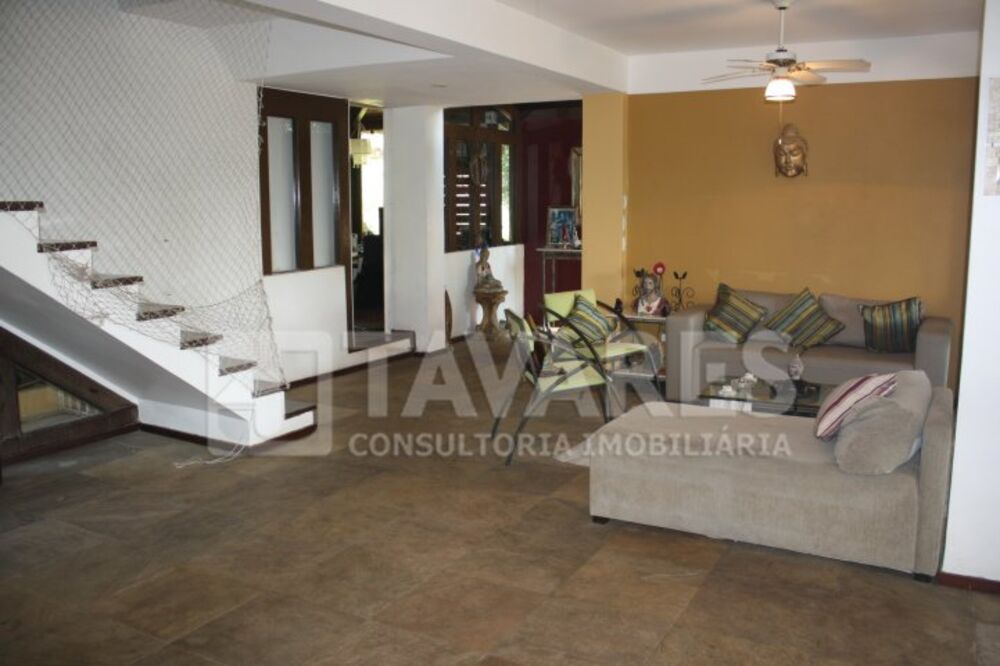 Casa à venda com 5 quartos, 366m² - Foto 2