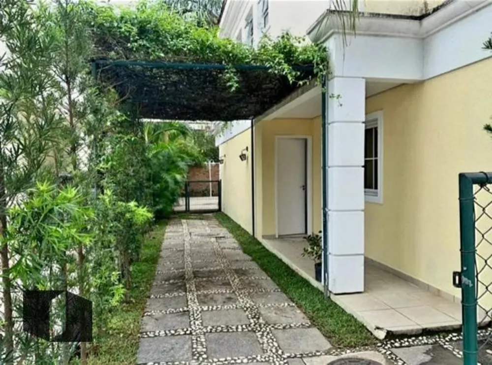 Casa de Condomínio à venda com 4 quartos, 224m² - Foto 2