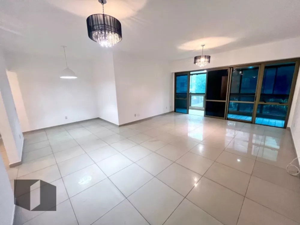 Apartamento à venda com 4 quartos, 208m² - Foto 4