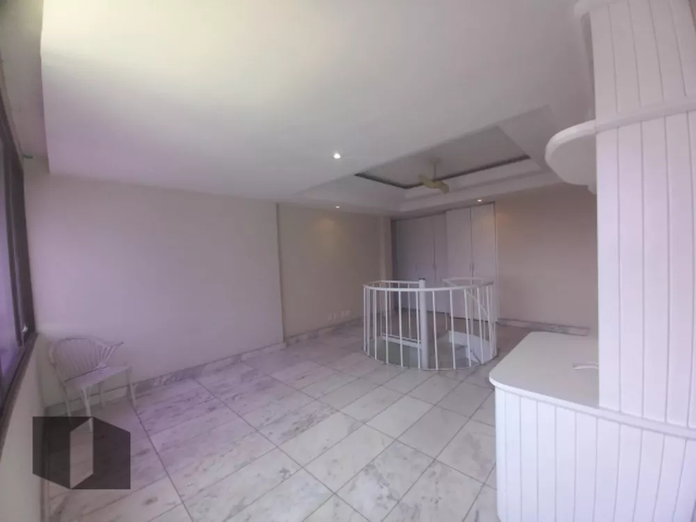 Cobertura à venda com 3 quartos, 225m² - Foto 1