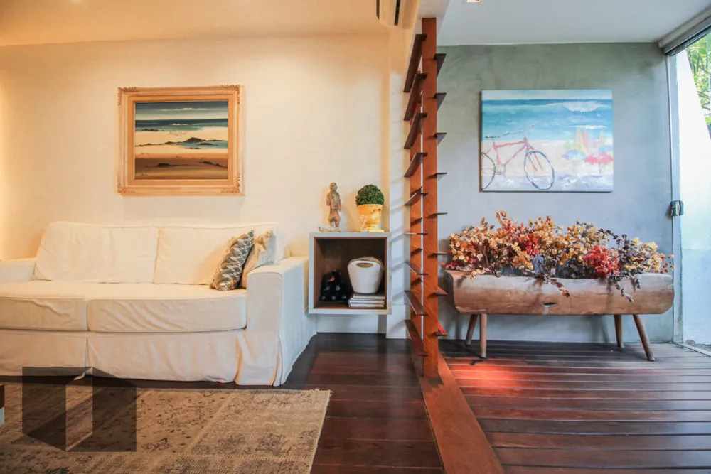 Casa, 4 quartos, 242 m² - Foto 1