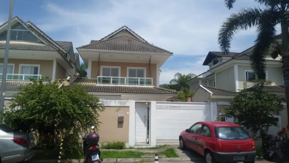Casa, 5 quartos, 256 m² - Foto 1