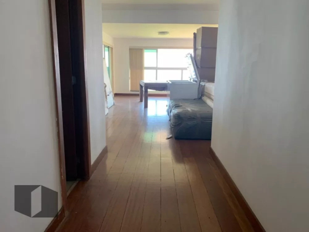 Apartamento à venda com 4 quartos, 249m² - Foto 4