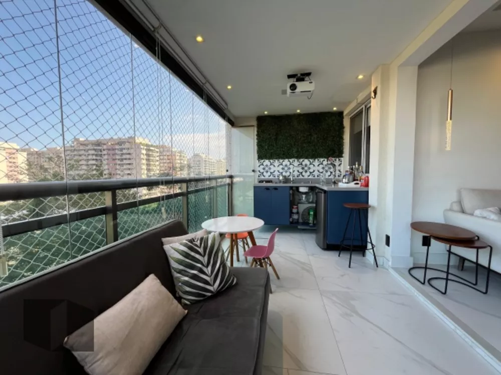 Apartamento à venda com 3 quartos, 111m² - Foto 2