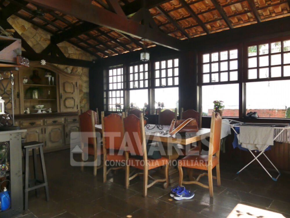 Casa, 4 quartos, 210 m² - Foto 1