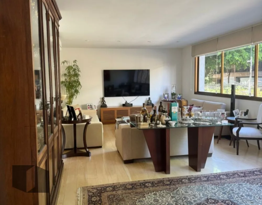 Apartamento à venda com 4 quartos, 184m² - Foto 1