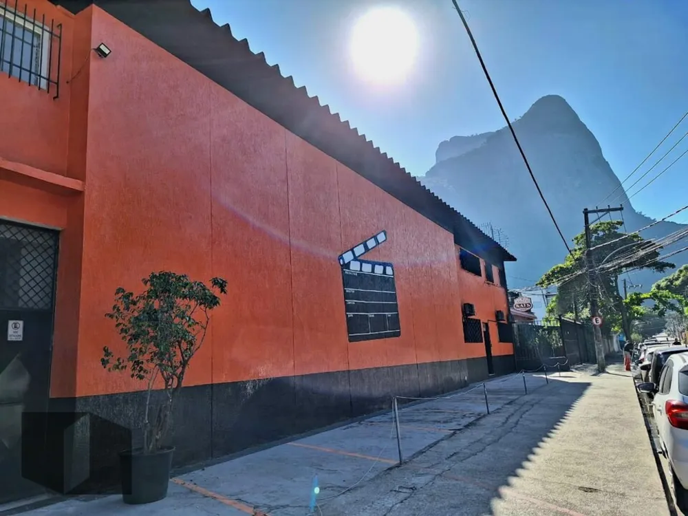 Prédio Inteiro - Foto 1