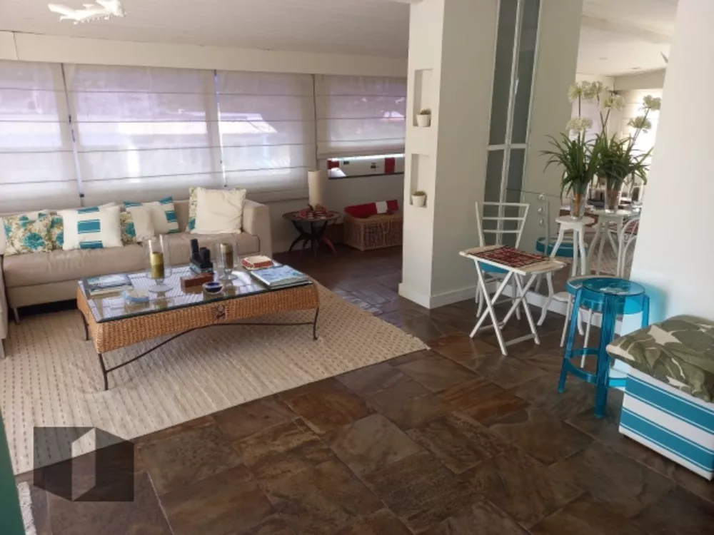 Cobertura, 3 quartos, 218 m² - Foto 4