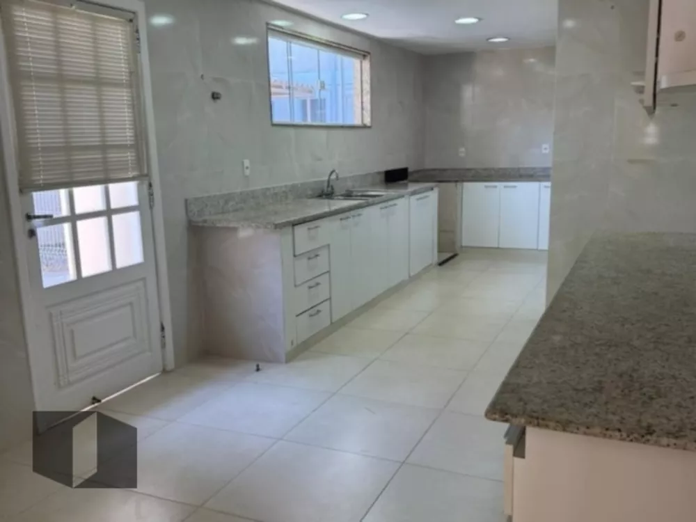 Casa, 4 quartos, 1080 m² - Foto 1