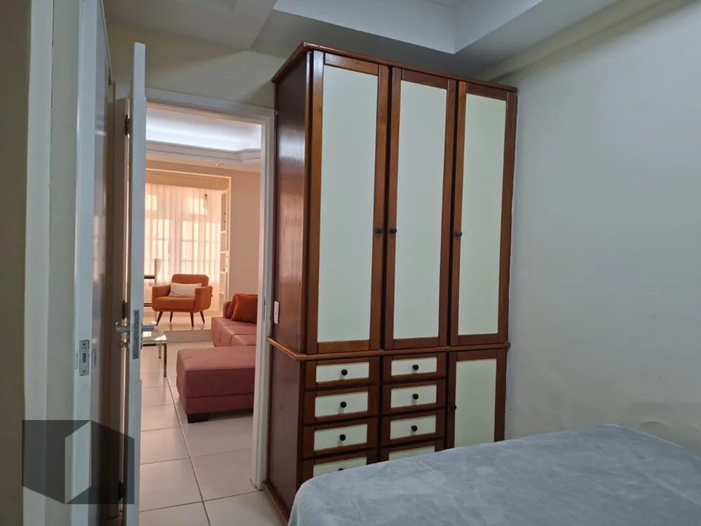 Casa, 6 quartos, 250 m² - Foto 4