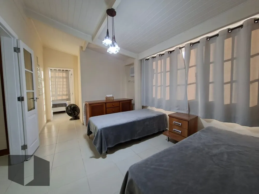 Casa, 6 quartos, 250 m² - Foto 17