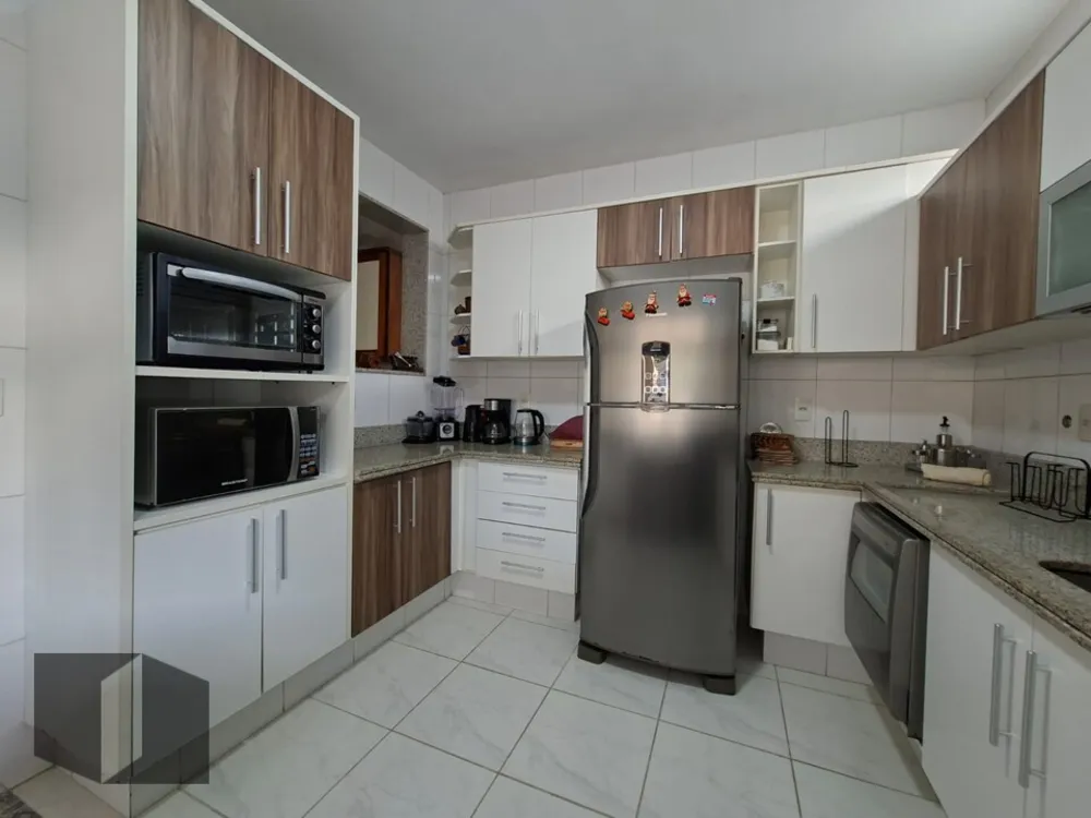 Casa, 6 quartos, 250 m² - Foto 9