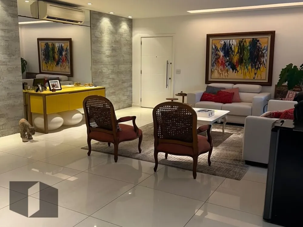 Apartamento, 3 quartos, 215 m² - Foto 1