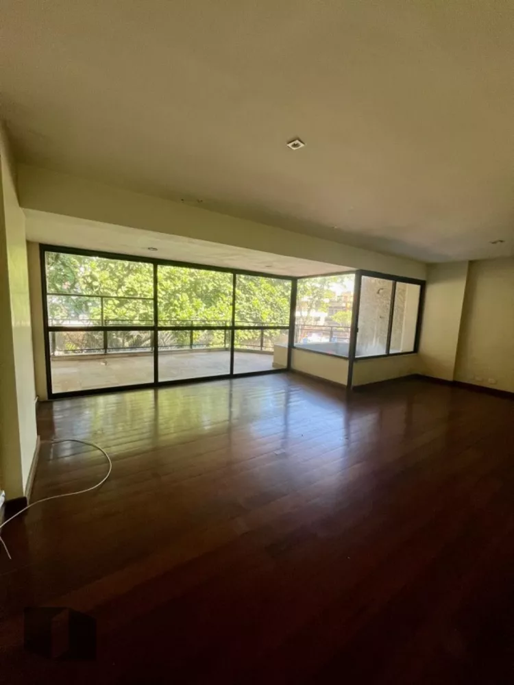 Apartamento à venda com 3 quartos, 174m² - Foto 1