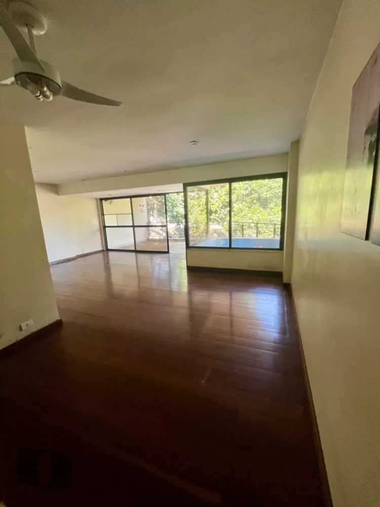 Apartamento à venda com 3 quartos, 174m² - Foto 2