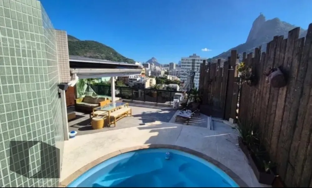 Cobertura, 3 quartos, 222 m² - Foto 1