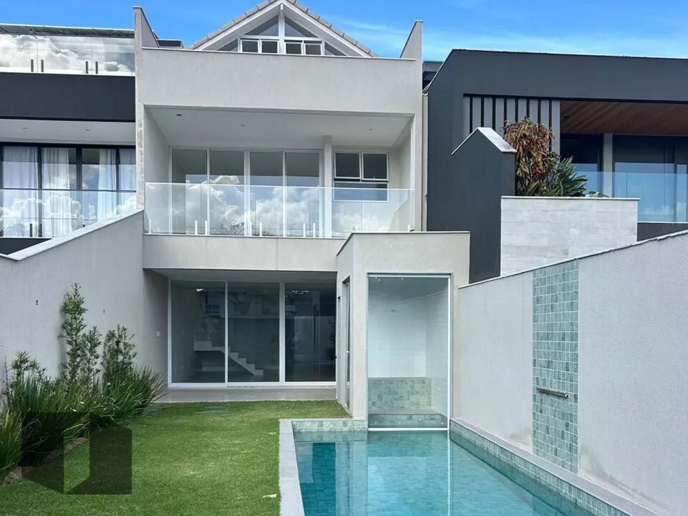 Casa, 3 quartos, 273 m² - Foto 1