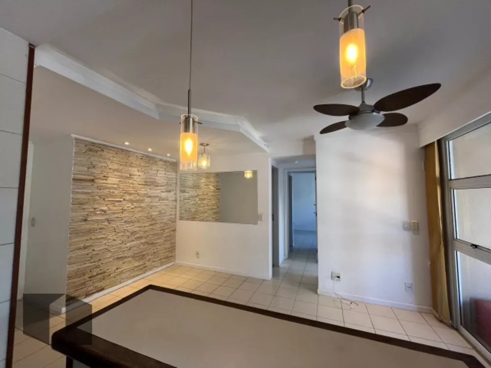 Apartamento à venda com 2 quartos, 62m² - Foto 3