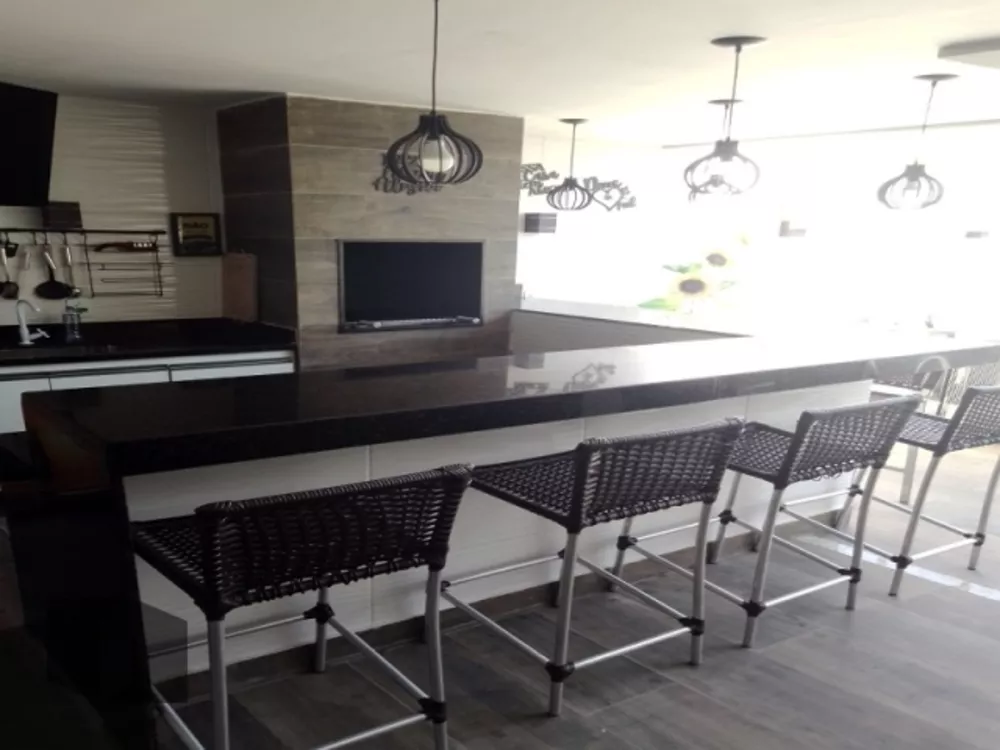 Casa, 4 quartos, 232 m² - Foto 2