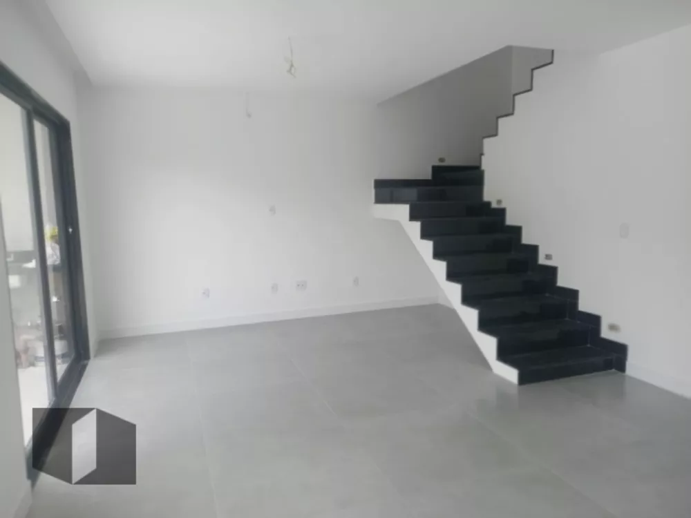 Casa, 4 quartos, 180 m² - Foto 1