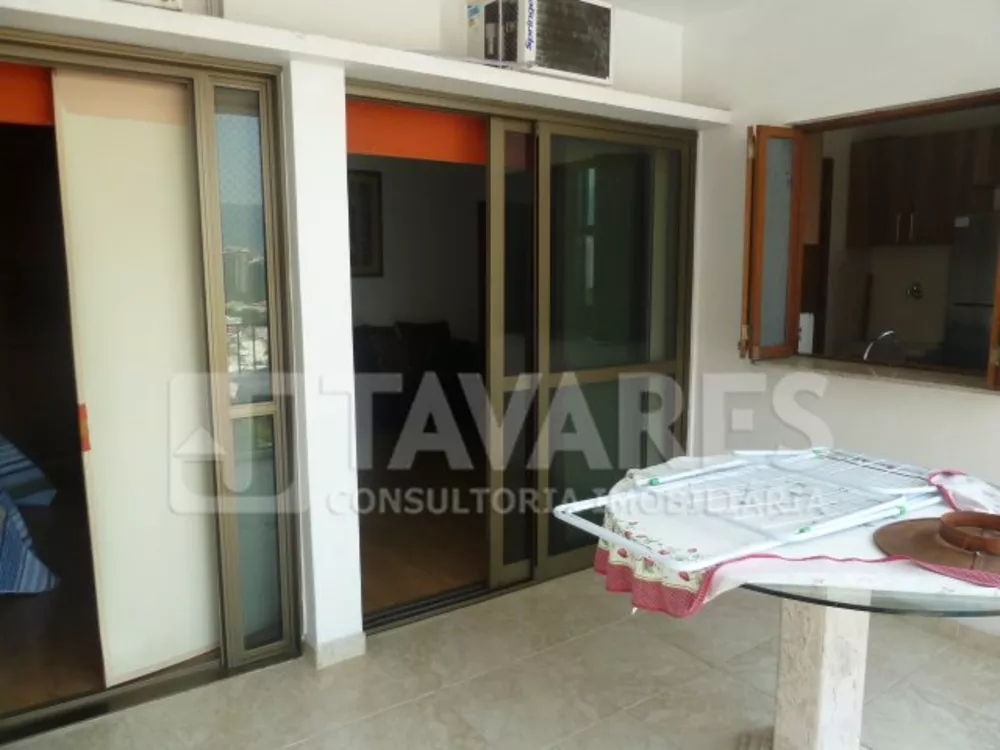 Apartamento à venda com 2 quartos, 70m² - Foto 2