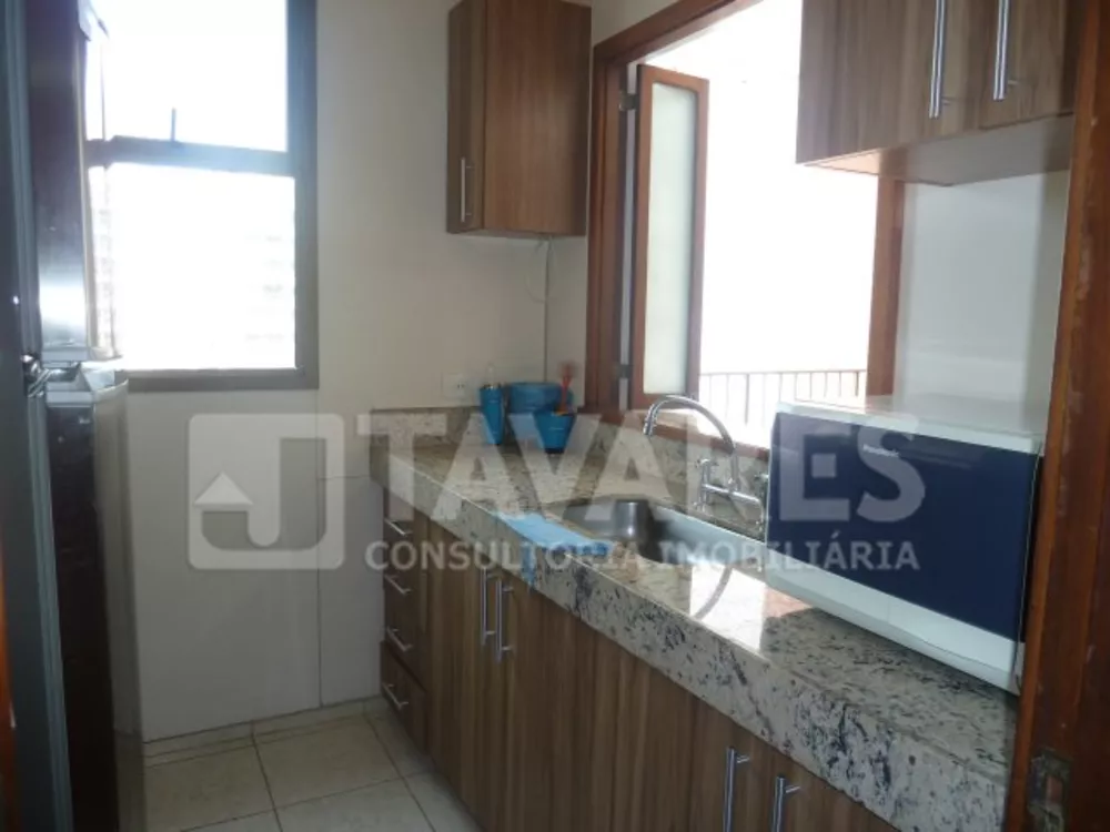 Apartamento à venda com 2 quartos, 70m² - Foto 3