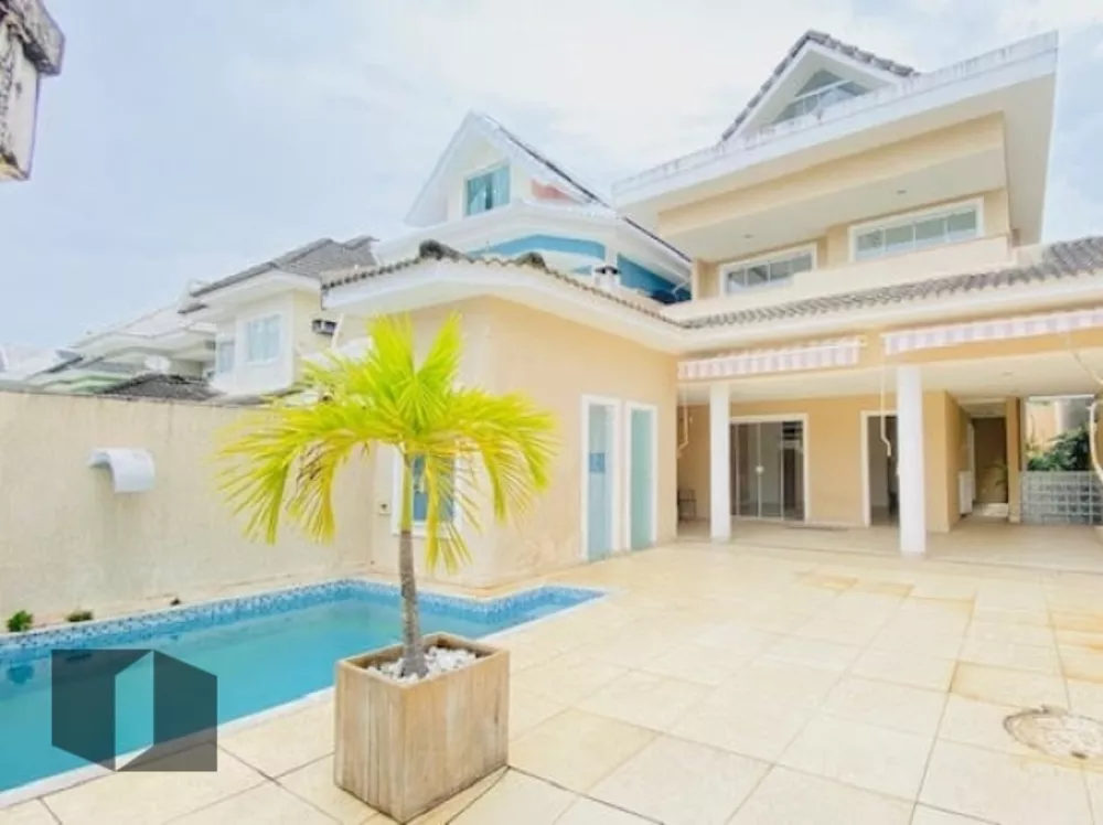 Casa, 4 quartos, 235 m² - Foto 1