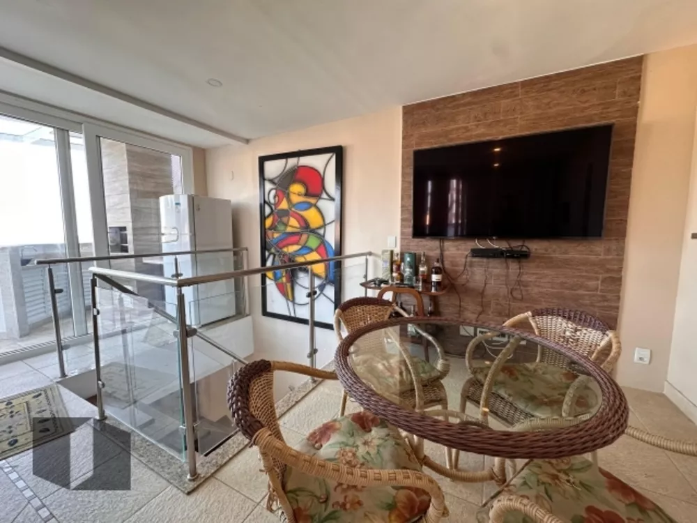 Cobertura, 3 quartos, 222 m² - Foto 1