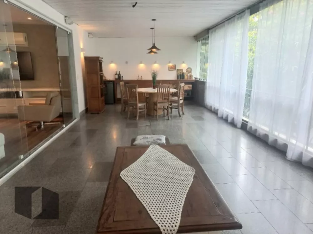 Apartamento à venda com 3 quartos, 171m² - Foto 1